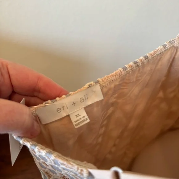 Elegant Lace Maxi Dress - Picture 10 of 10